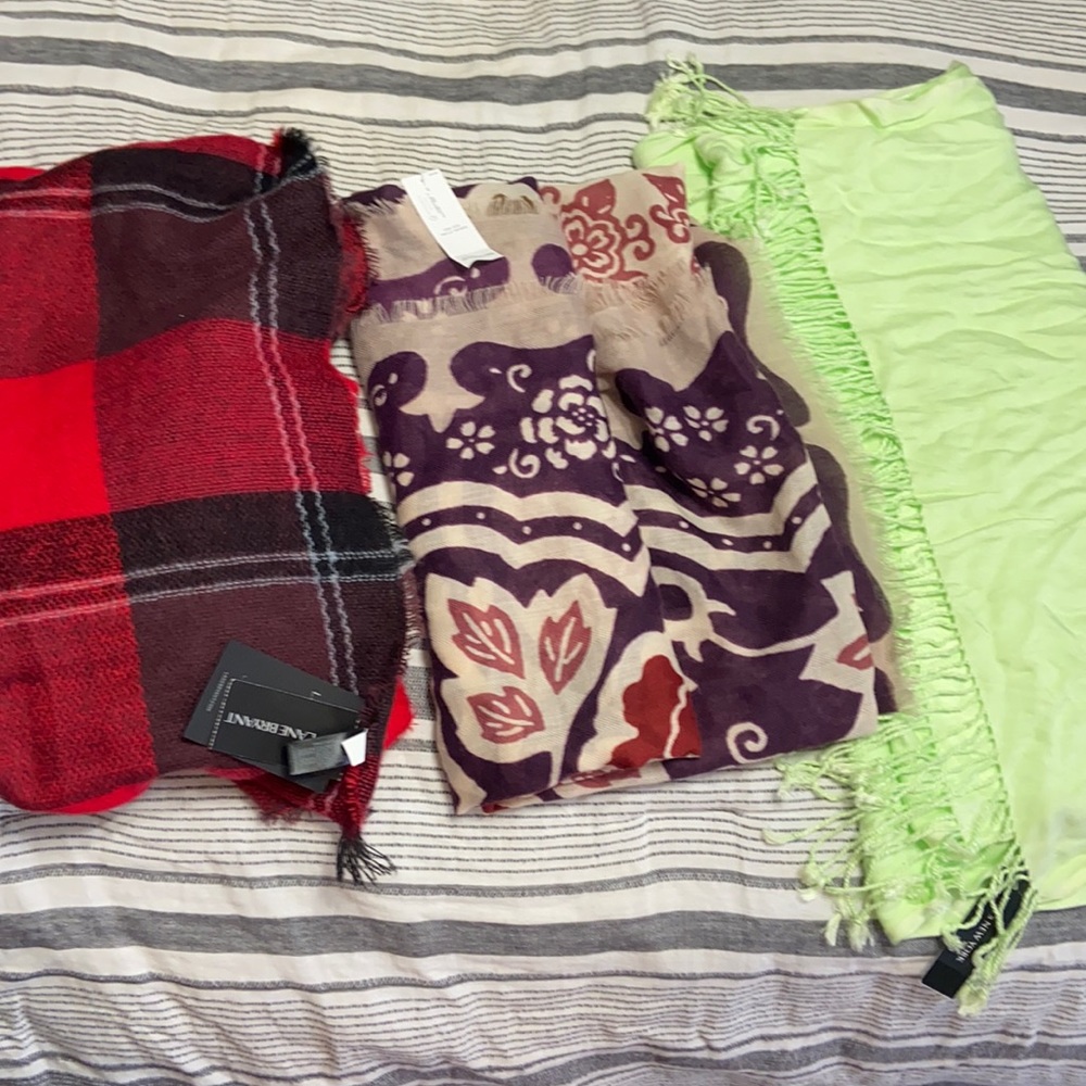NWT Women’s scarf bundle